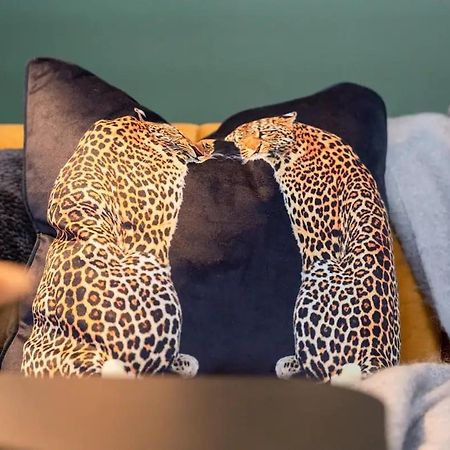 Stylish Cardiff City Apartment エクステリア 写真